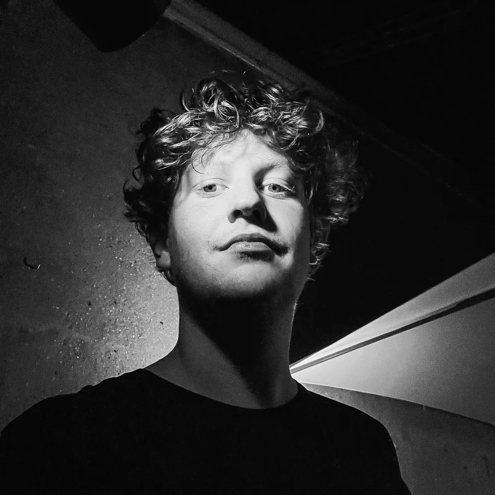 Roban Reuvers, founder of KNALGEEL